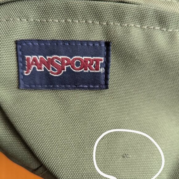 NEW JanSport Fifth Avenue Fanny Pack Crossbody Bag - Green - Picture 3 of 3